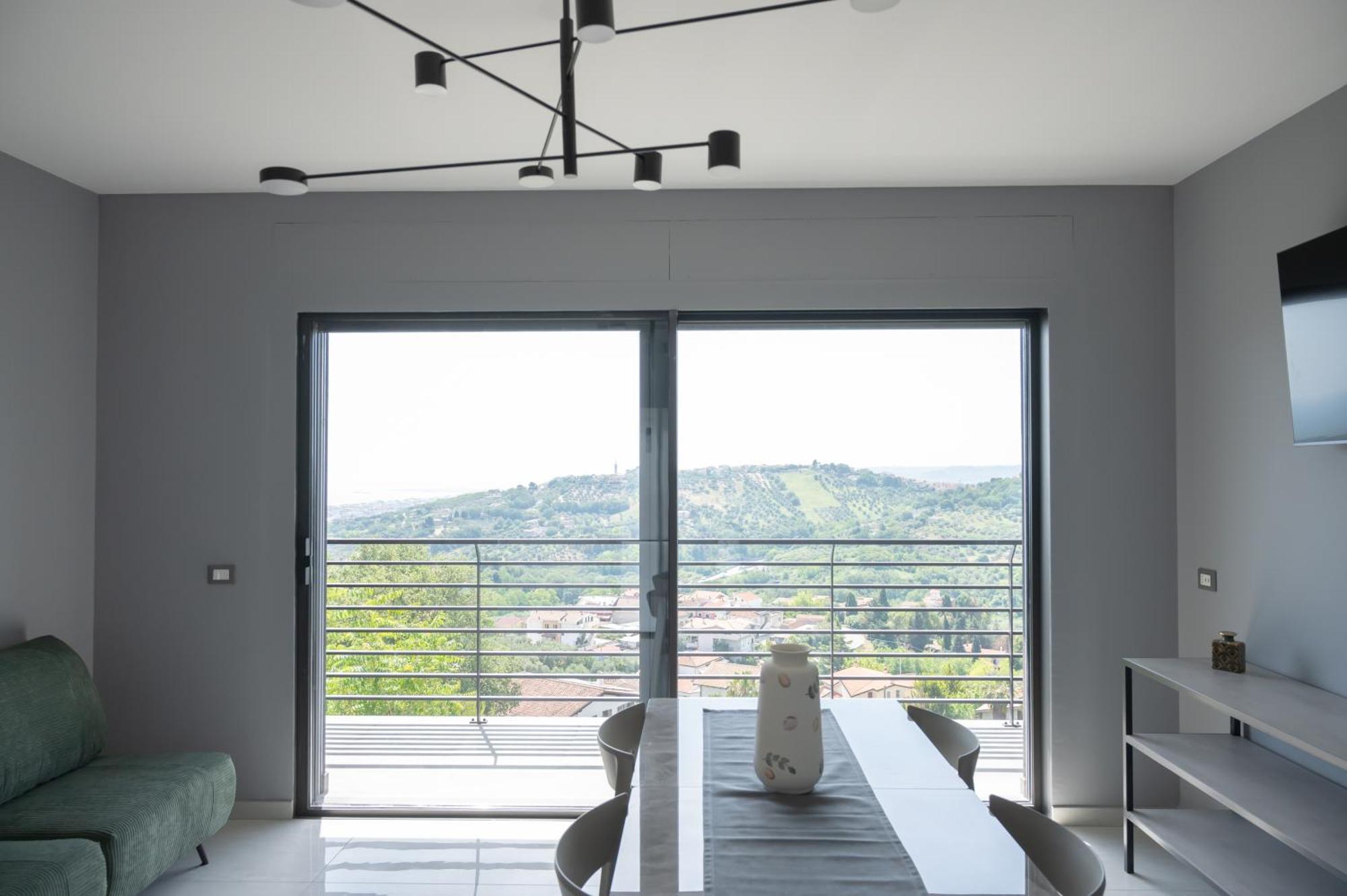 Casa Vista Mare E Colline A Montesilvano Colle Exterior photo
