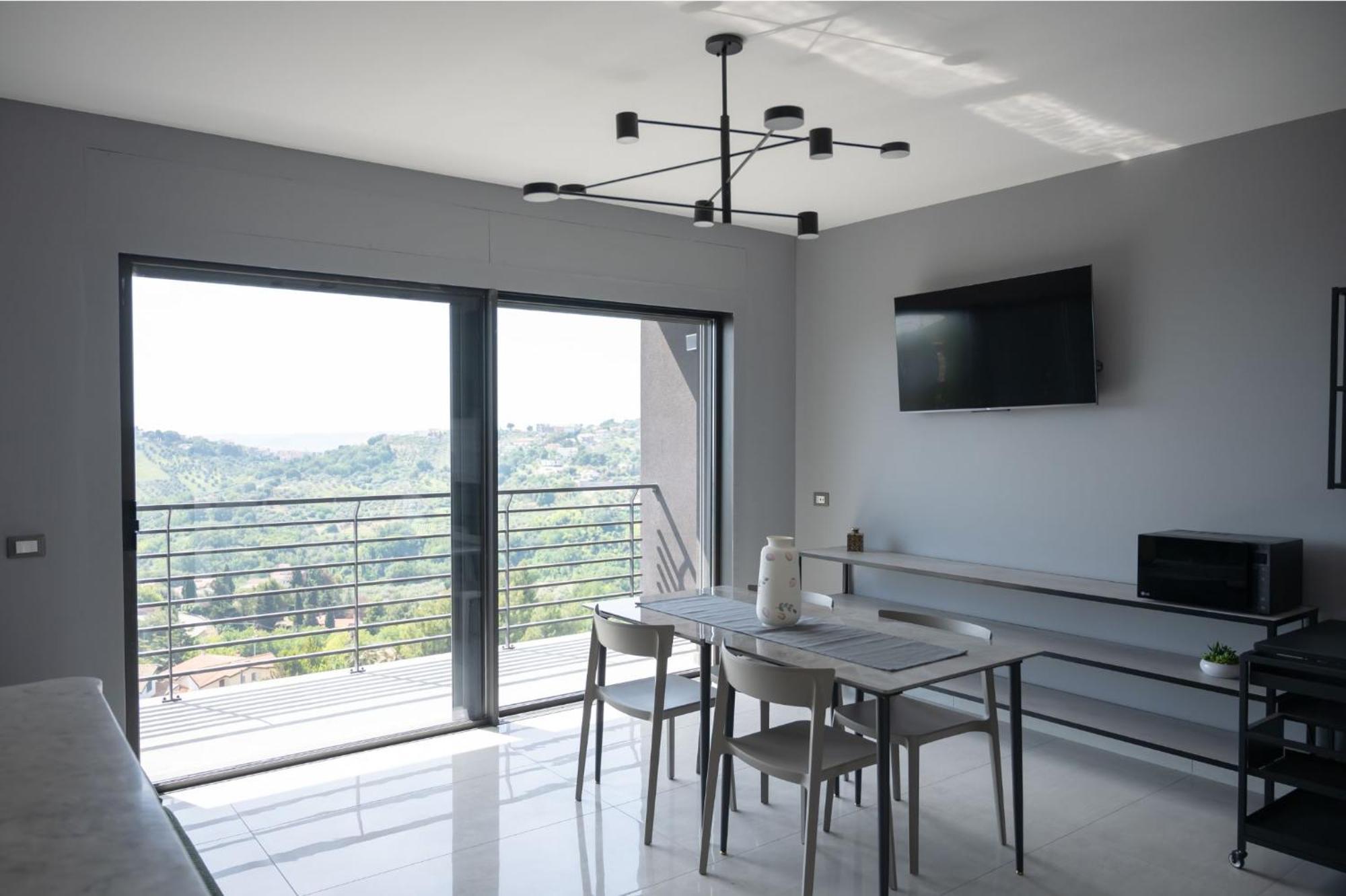 Casa Vista Mare E Colline A Montesilvano Colle Exterior photo